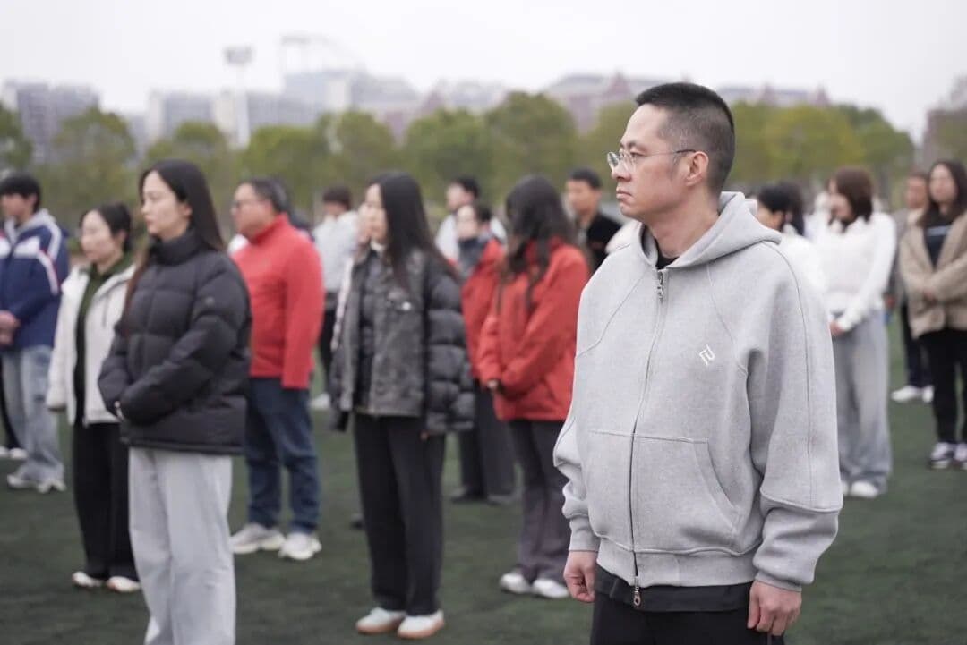 携手防结核 健康共守护 | 上海建桥融高举行结核病防治主题升旗仪式封面图